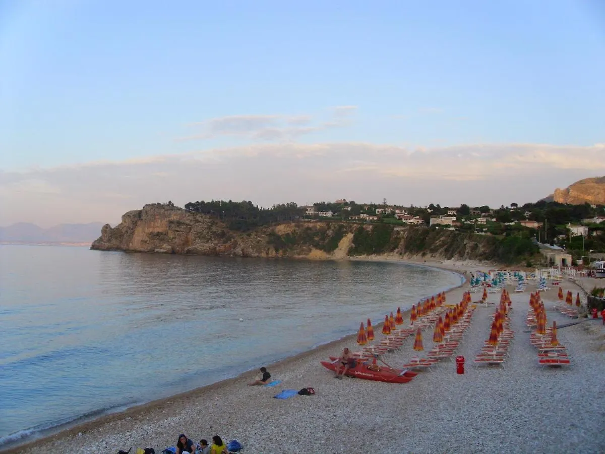 Comfortable House With Garden In Castellammare Del Golfo 0*,