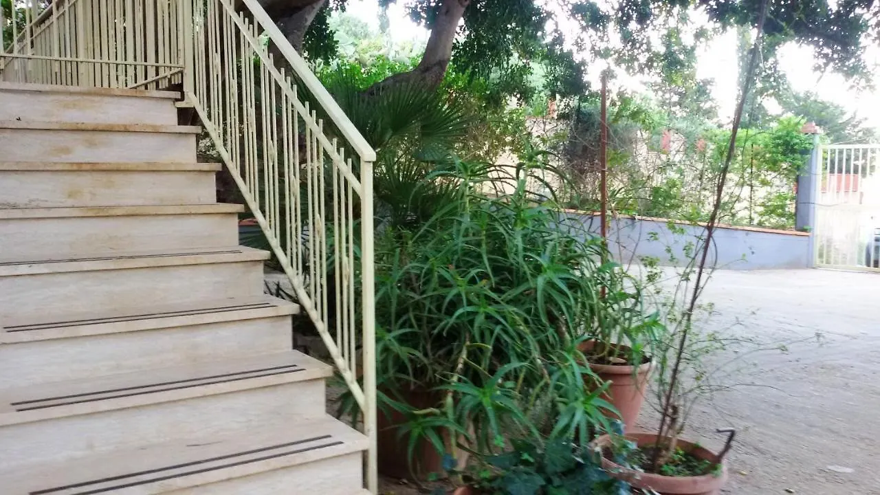 Comfortable House With Garden In Castellammare Del Golfo